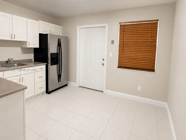 525 SW 78th Ct #525 — Photo 2