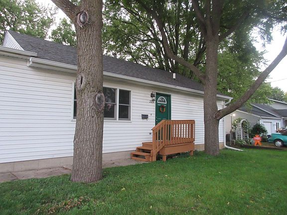This is the entrance to the 223 unit. It is the larger of the two units and more updated.