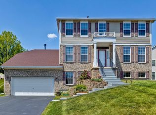 1823 Prairie Ridge Cir, Lindenhurst, IL 60046