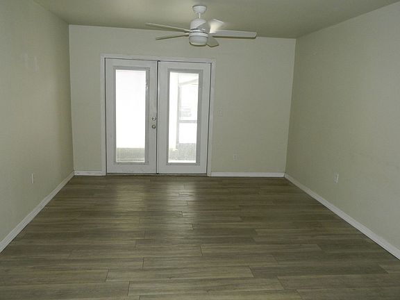 4th image of 924 Lake Destiny Rd Unit A