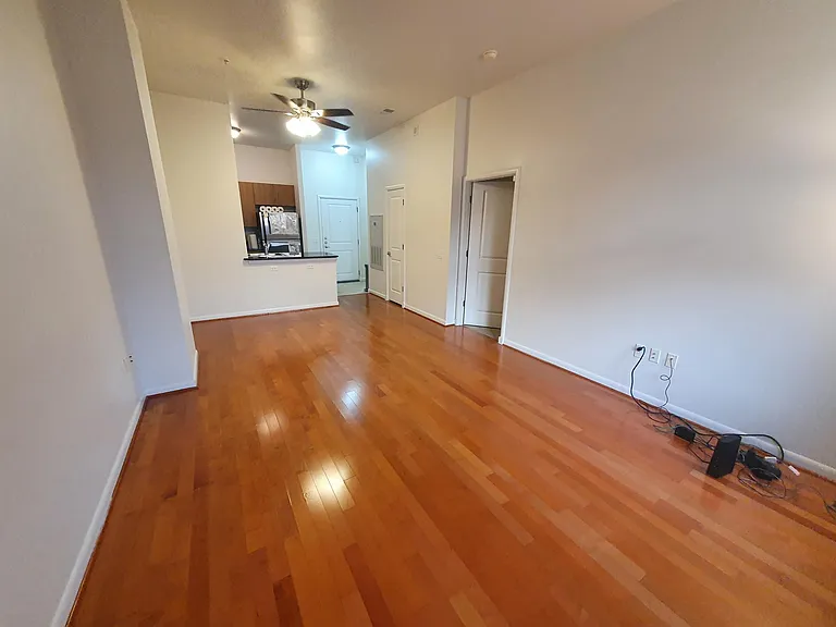 1021 N Garfield St #1048 — Photo 3