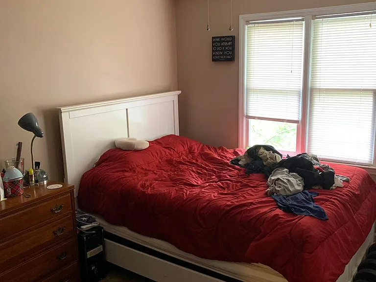 Upstairs Middle Bedroom (2 of 3)