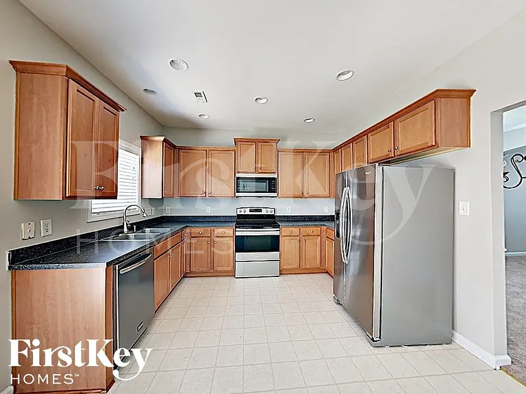 5705 Lindley Crescent Dr — Photo 4