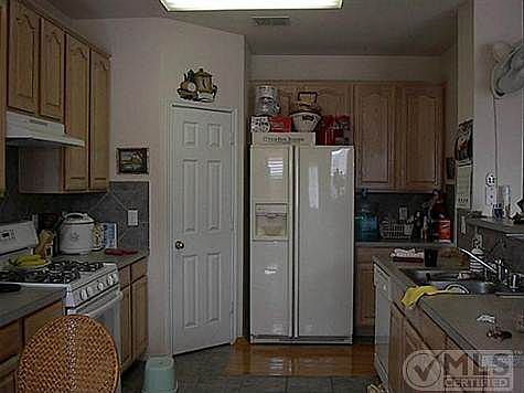 3rd image of 4402 Stirling Dr