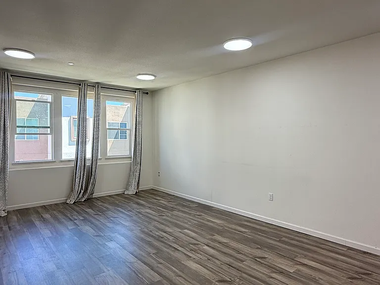 2992 Lina St #4 — Photo 1