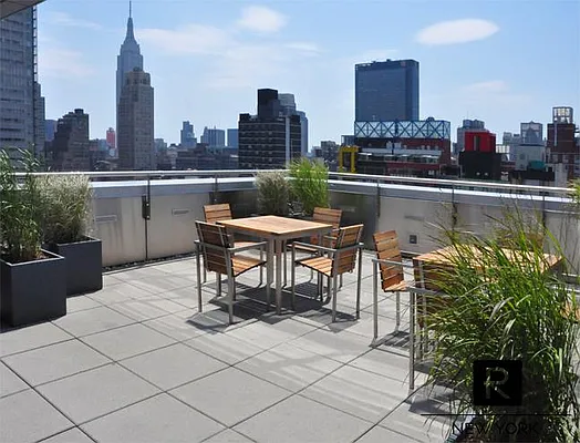 Rented by R New York | media 35