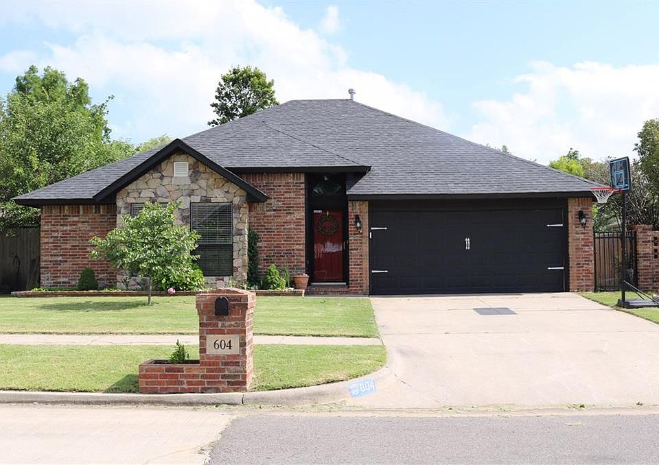 1st image of 604 SW 149th Pl