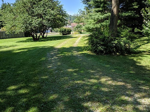 3rd image of 120 Roblan Dr
