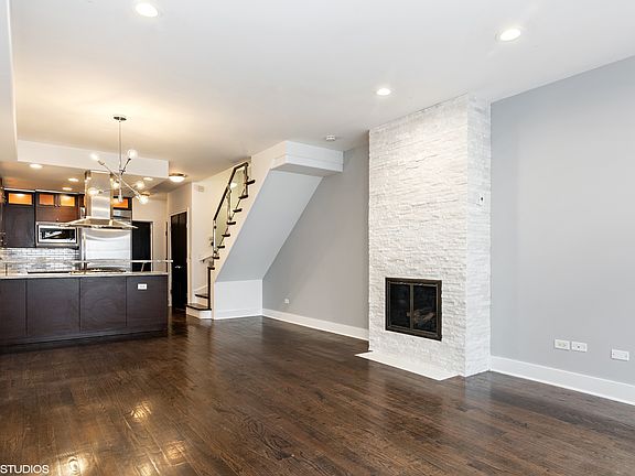 4th image of 1926 N Lincoln Park West St #Th2d