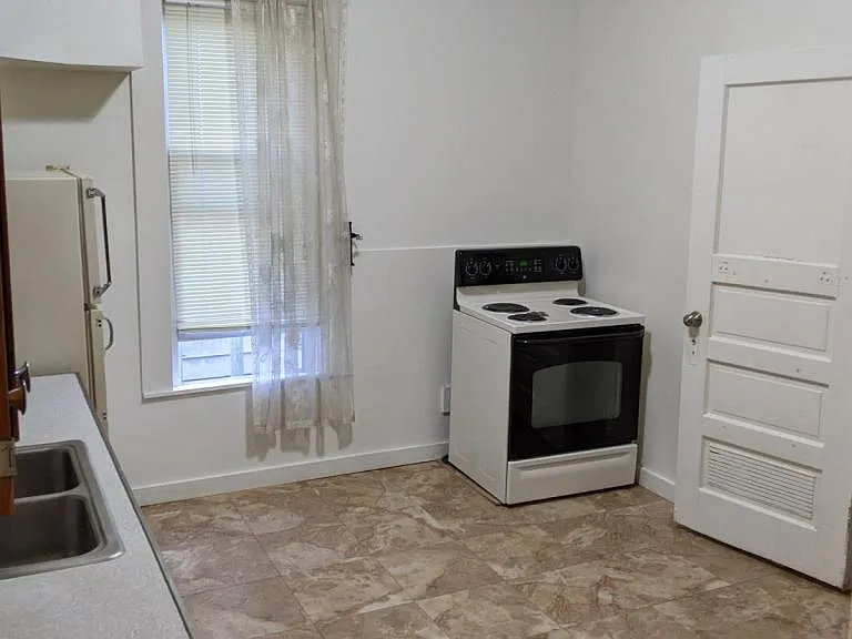 904 Vine St — Photo 23