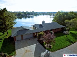 12909 Lake View Dr, Springfield, NE 68059
