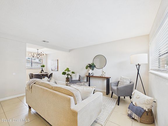 3rd image of 25 Elton St #25