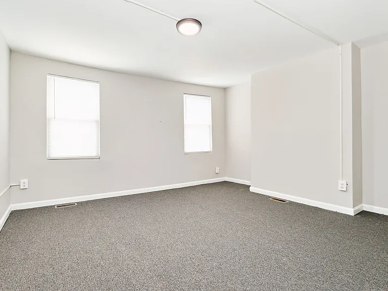 1418 N Eden St — Photo 9