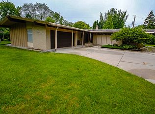 S65W12621 Byron Rd, Muskego, WI 53150