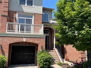 37536 Newburgh Park Cir, Livonia, MI 48152