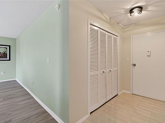 3rd image of 1 Crawford Pkwy APT 1301