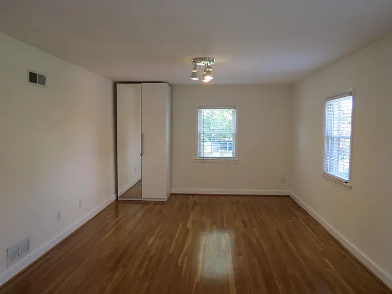 9603 Evergreen St — Photo 15