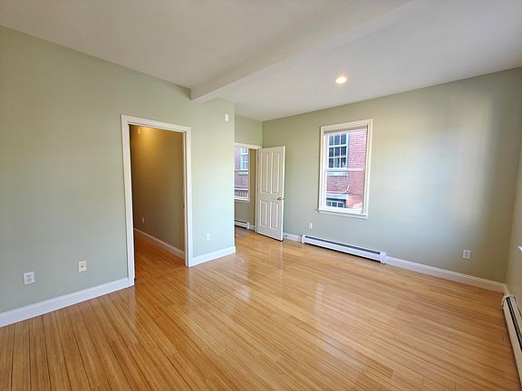 5th image of 52 Maple Street