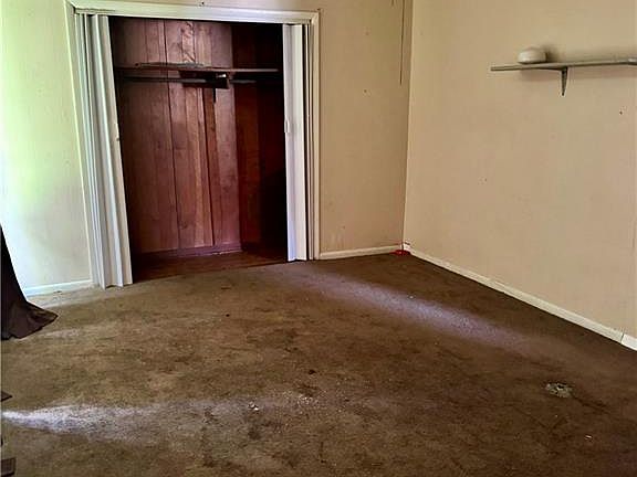 3rd image of 611 E Park Ave
