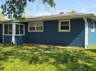 2411 10th St, Silvis, IL 61282
