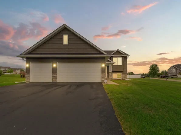 2401 Foxtail Ln, Faribault, MN 55021