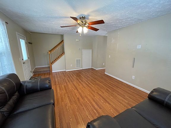 3rd image of 1414 Scott St