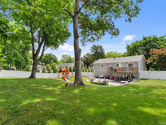 5th image of 575 Babbling Brook Lane