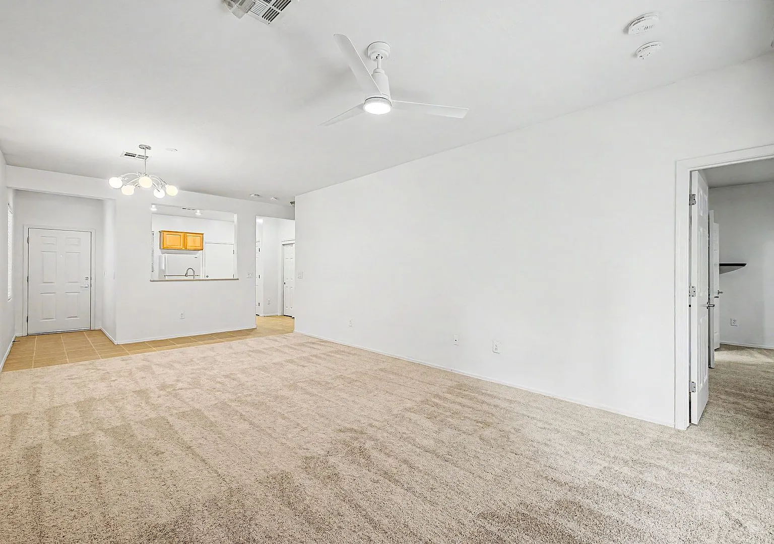 Sun City Anthem-Solera Community-55+ Age Restricted Community-Freshly painted interior-New Carpet... — Photo 4