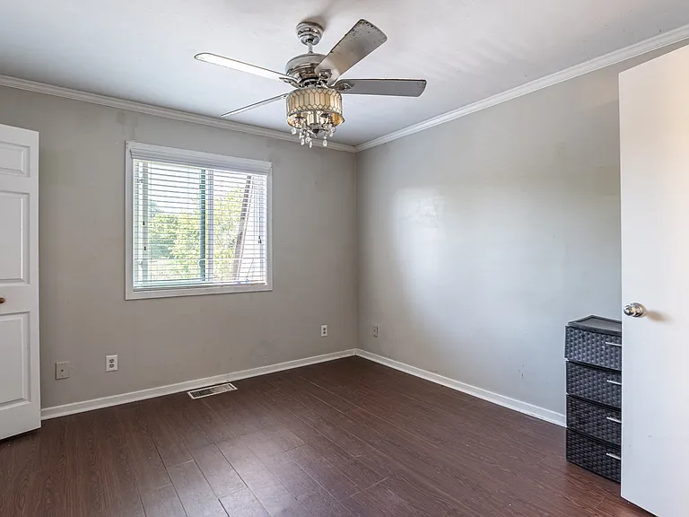 21 Canterbury Ct — Photo 17