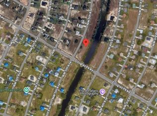 2909 NW 5th Ave, Cape Coral, FL 33993