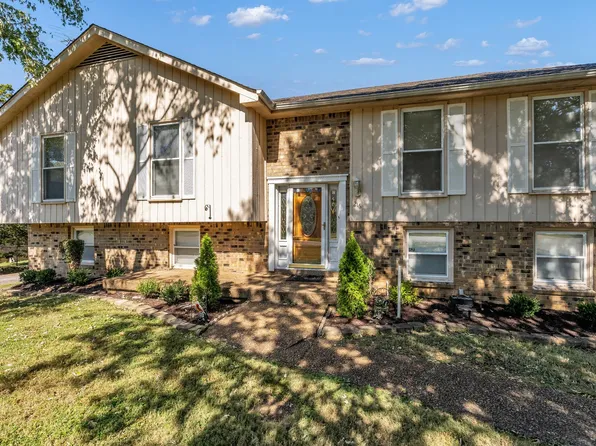 216 Clearlake Dr W, Nashville, TN 37217