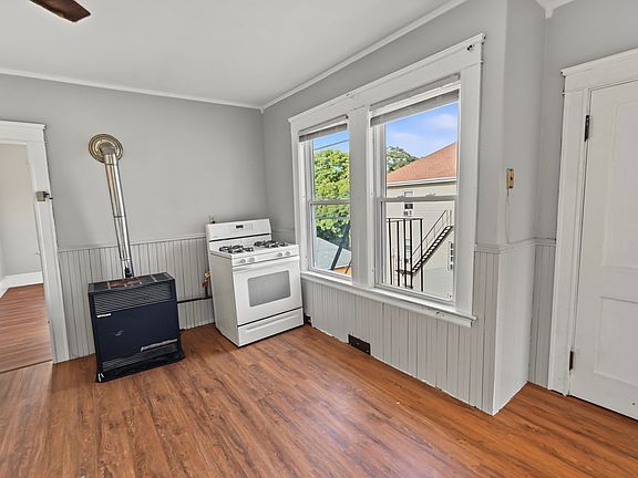 2nd image of 425 Wood Ave Unit 6
