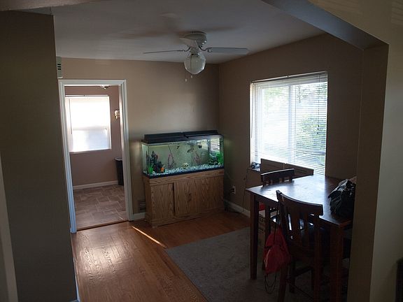 3rd image of 3235 Buell St #2