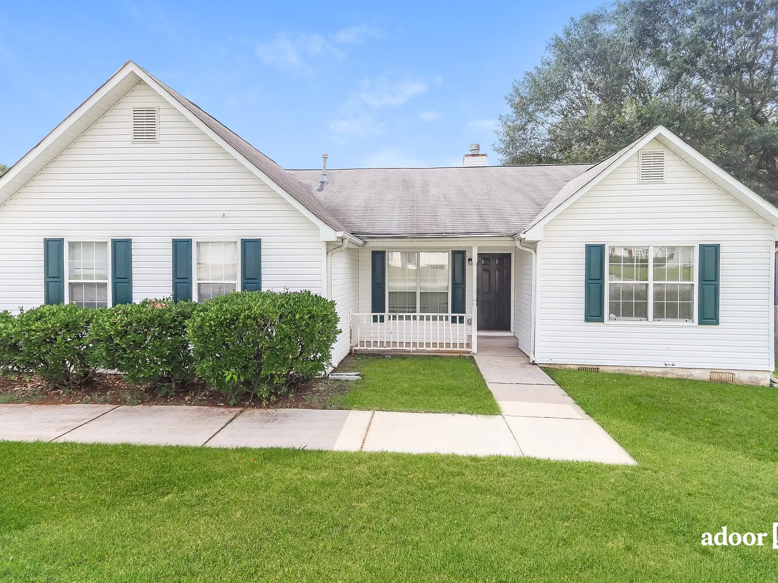 3 bed, 2.0 bath, 1288 sqft, $1,745 — Photo 1