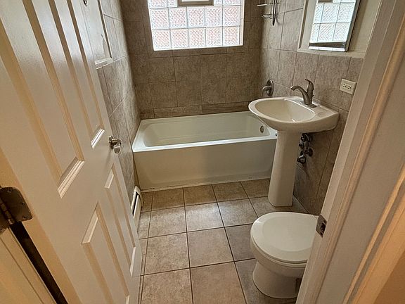 3rd image of 7519 W Fullerton Ave #1