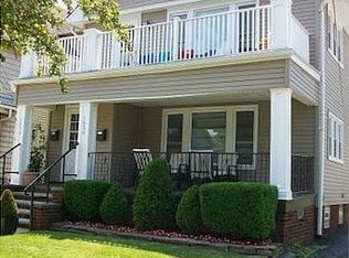 1656 Cordova Ave, Lakewood, OH 44107