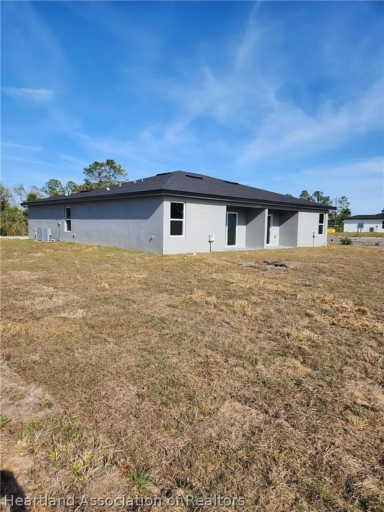 Building Photo - 6920 Dickinson Dr