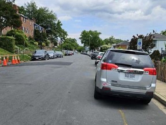 Exterior Neighborhood (street photo)