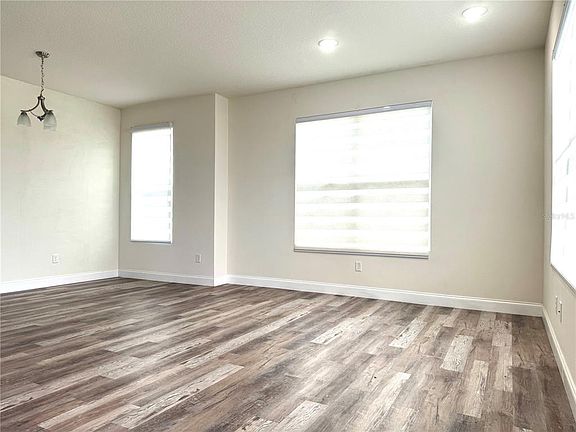 4th image of 2540 BLOWING BREEZE AVENUE