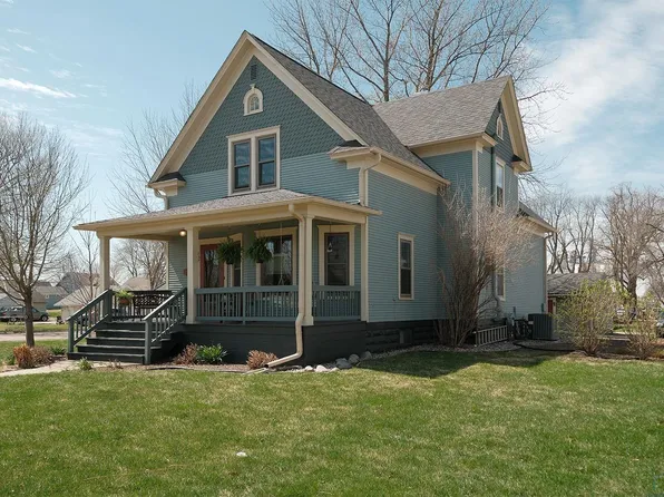 407 2nd Ave NE, Sioux Center, IA 51250