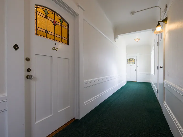 Pine St — Photo 11