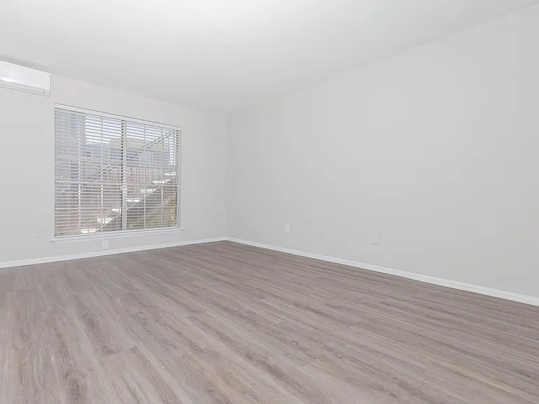 Waterford Grove Apartments — Photo 23