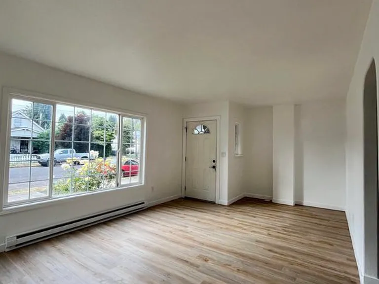 913 Jq Adams St — Photo 3