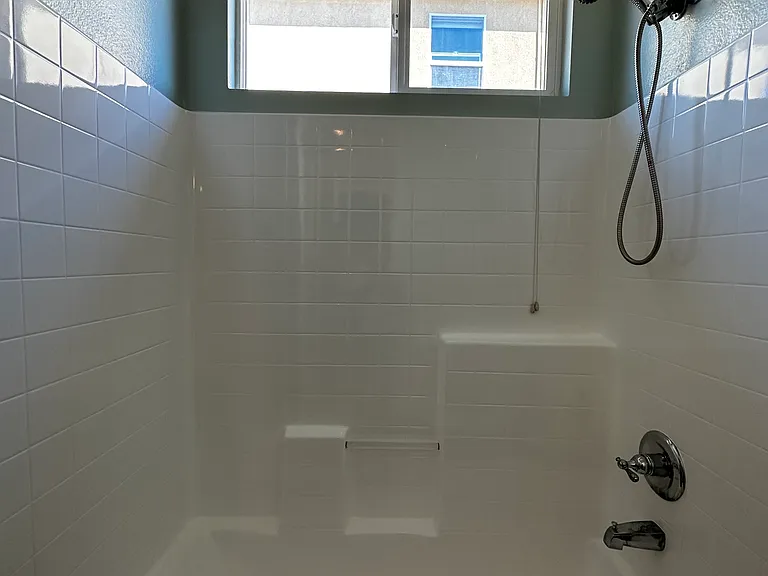 Emerald Ave — Photo 35