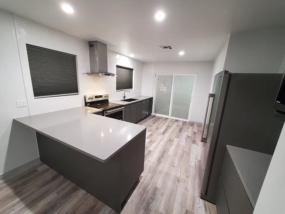 410 Hummingbird Dr #1