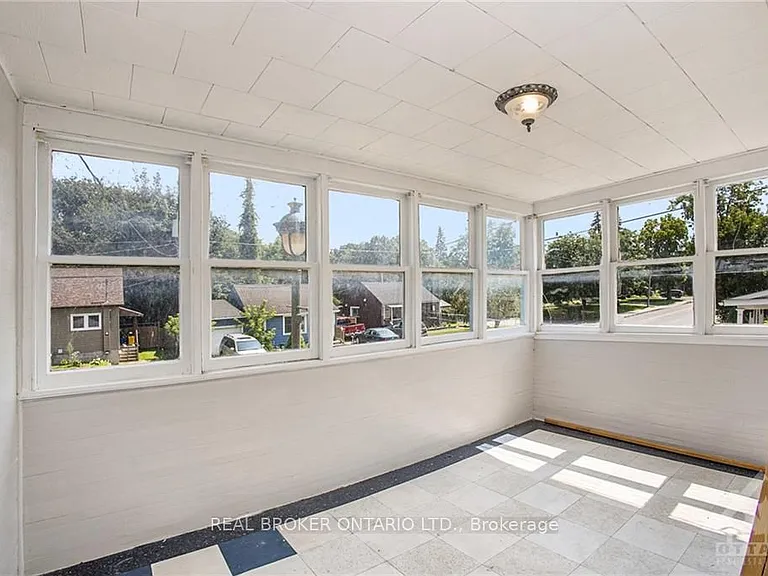 47 Townline Rd E — Photo 9