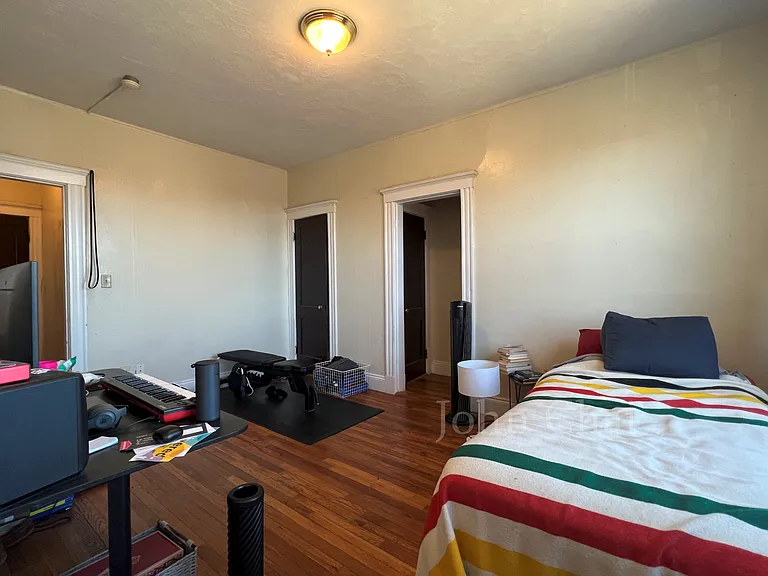 225 Kelton St #15 — Photo 4