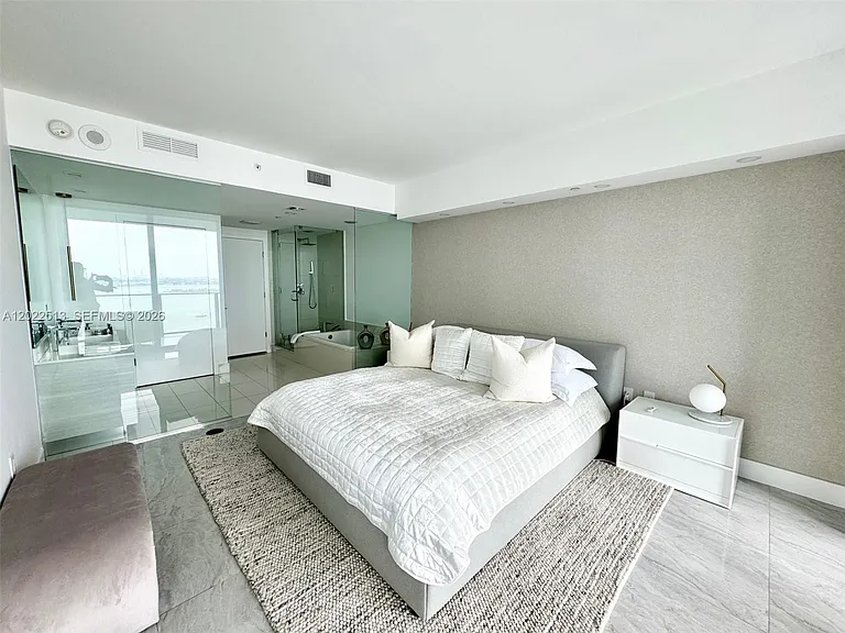650 NE 32nd St #1901 — Photo 9