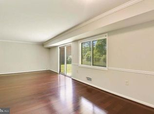 10626 Weymouth St APT 102, Bethesda, MD 20814