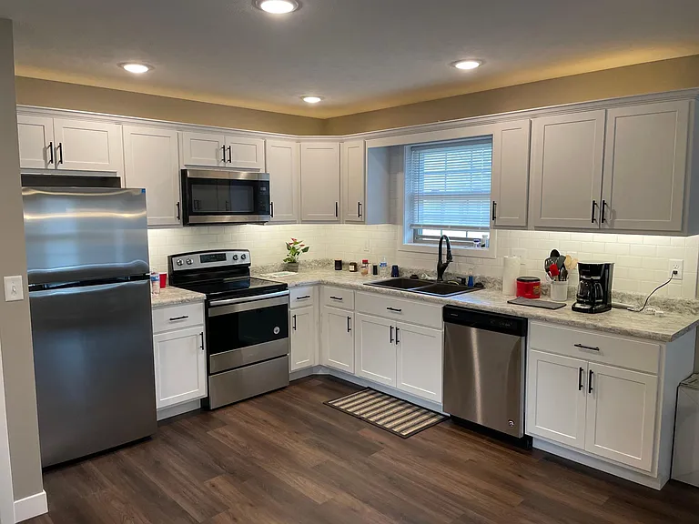 100 Main St #4 — Photo 10